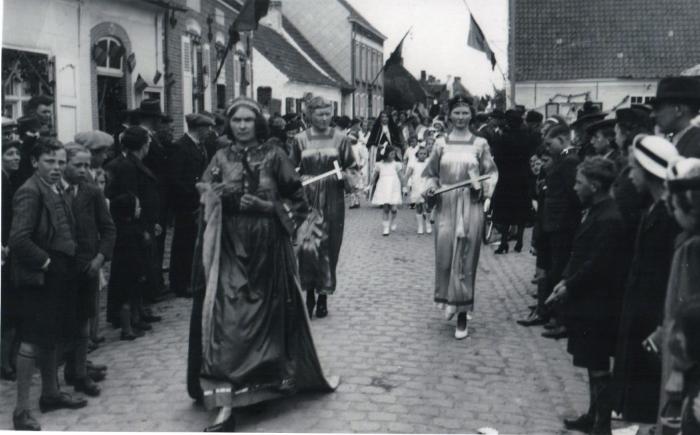 Processie te Sint-Martens-Leerne