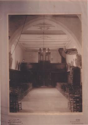Het interieur van de Baaigemse Sint-Bavokerk anno 1904