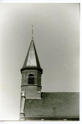 De torenspits van de Zeverse Sint-Amanduskerk