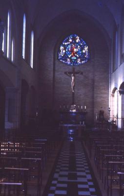 het interieur van de kapel van het Sint-Hendrikscollege