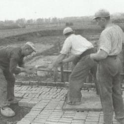 Steenbakkers zetter en kantstaanders