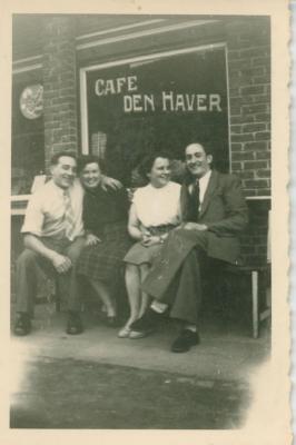 Café 'Den Haver' op de wijk Eke-Landuit