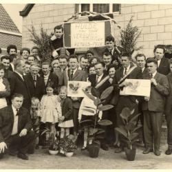 Kampioenenviering hanenzetters bij de familie De Ketele