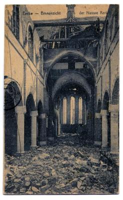 De vernielde binnenzijde van de Eekse parochiekerk