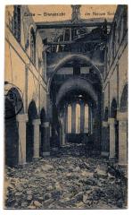 De vernielde binnenzijde van de Eekse parochiekerk