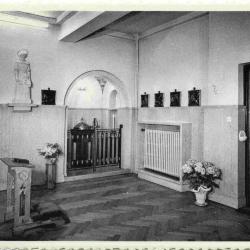 De doopvont in de kapel van het Sint-Vincentiusziekenhuis
