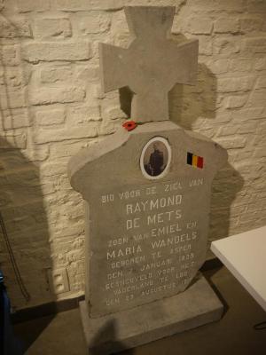 Grafsteen van Raymond De Mets