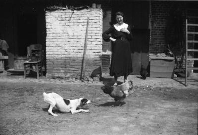 Hond, kip en Alma D'Haenens