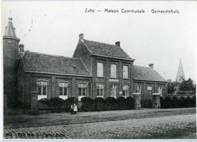 Het Zultse gemeentehuis anno 1902