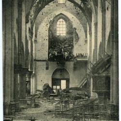 Het vernielde schip van de Olsense parochiekerk